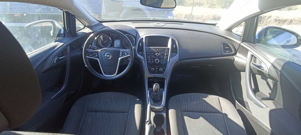 ćwiartka tył błotnik opel  astra J kombi lak z176