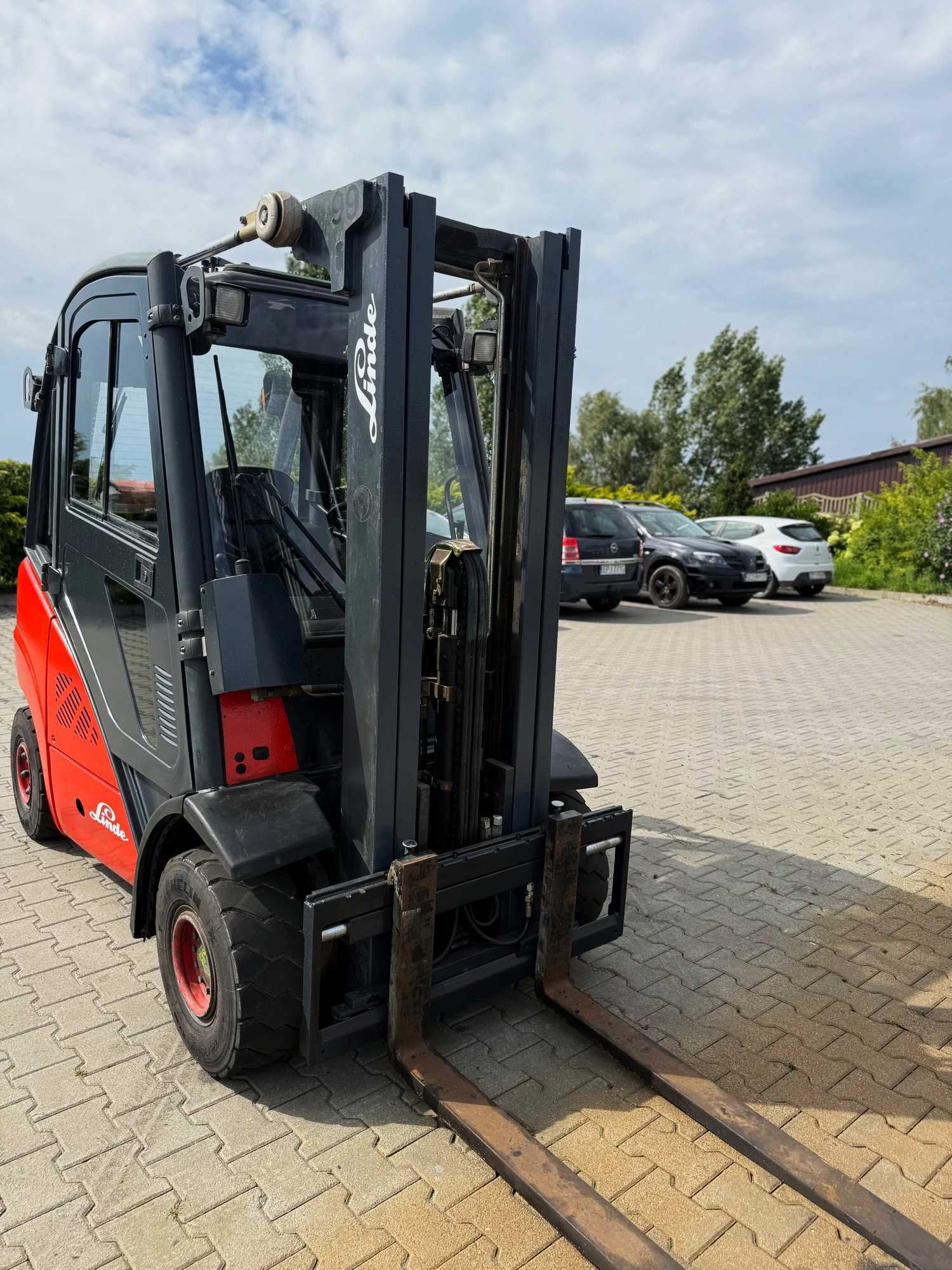 wózek widłowy LINDE H25T-01 Triplex 4.70m kabina 4-sekcja rozdzielacza