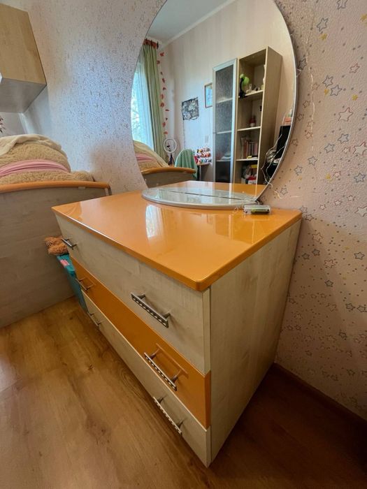 Комплект меблів для дитячої кімнати