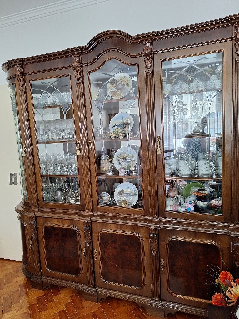 Movel de sala antigo, em otimo estado