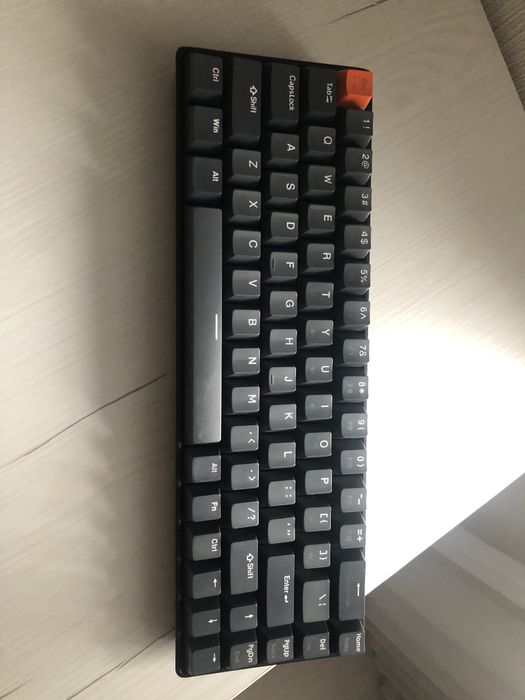 Безпровідна механічна клавіатура