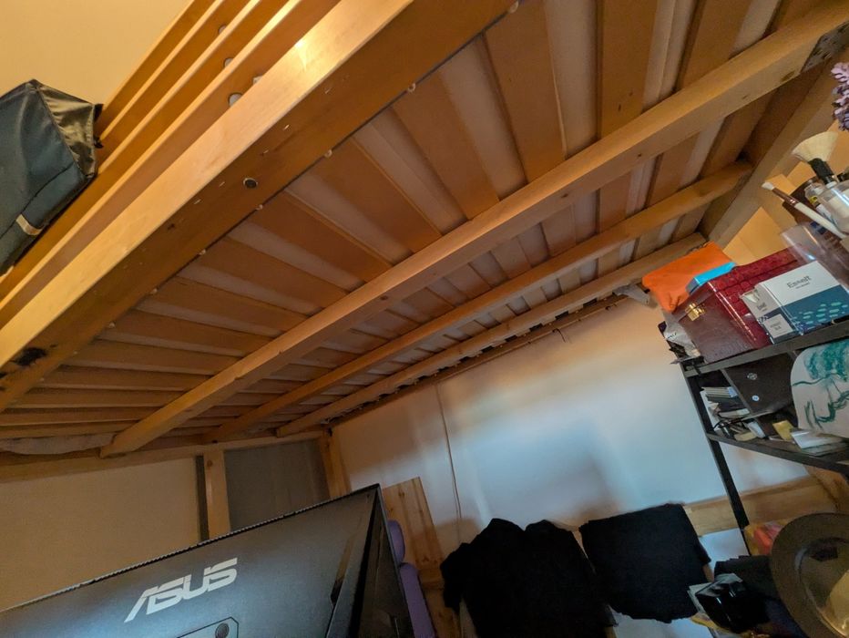 Cama elevada STORÄ colchão incluído
