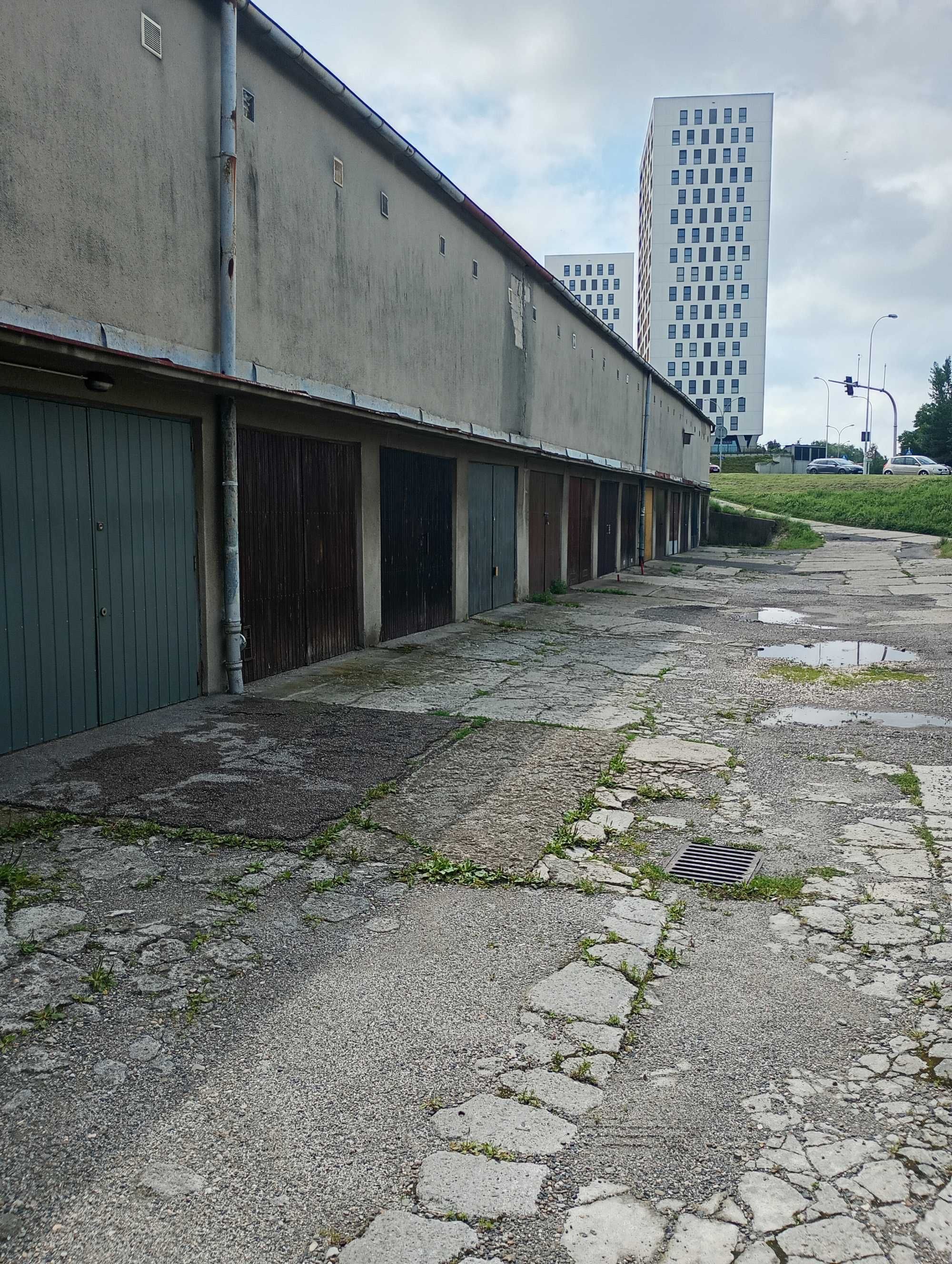 Sprzedam garaż murowany( 16,24 m²) – Rzeszów, ul. Krakowska