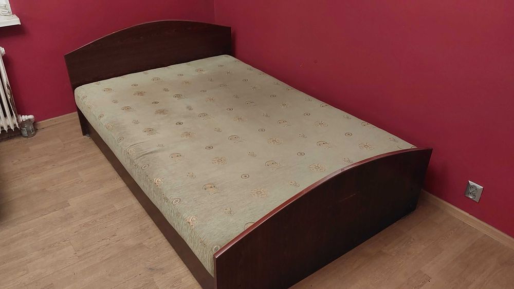Łóżko małżeńskie 140 cm szerokie