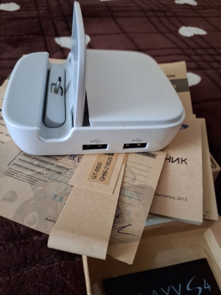 SAMSUNG Galaxy s4+Dock Station+S Gear
