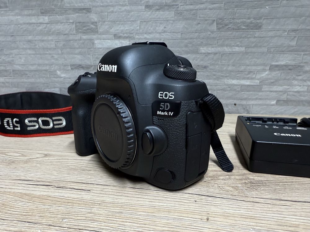 Canon 5D Mark IV лише body,всього 957 пробігу,як новий!