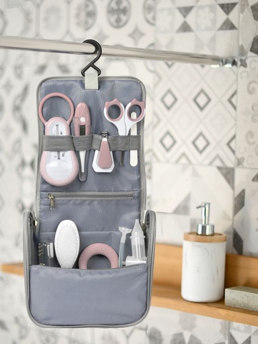 Дитяча косметичка Beaba з туалетним приладдям