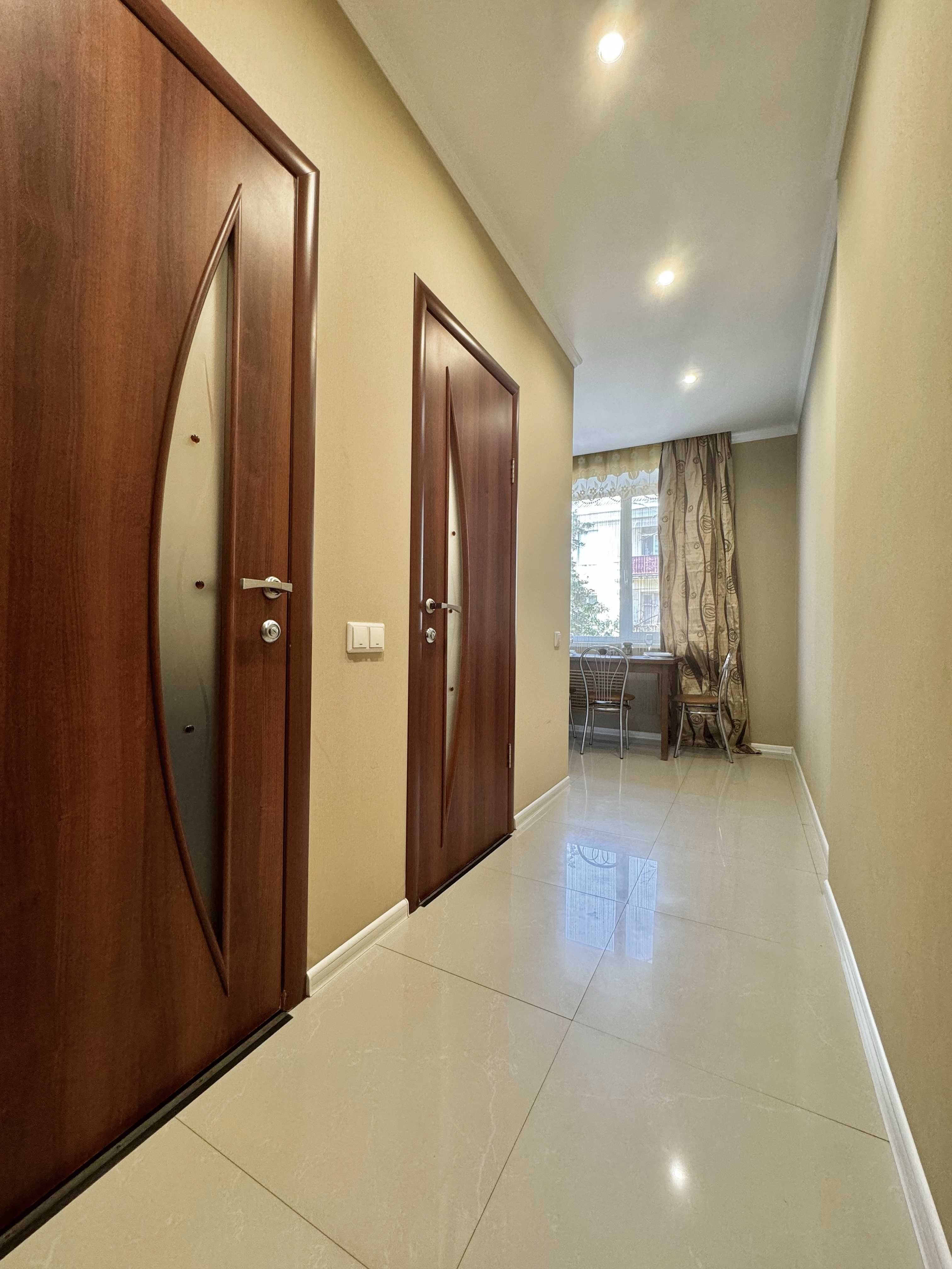 ApartPoltava Світлі апартаменти центр Полтави театр Гоголя, банк. ЧЕК