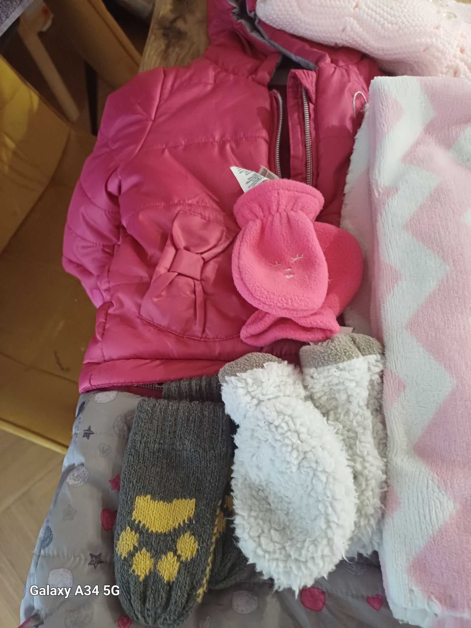 Paka zestaw ubrań 62 z kombinezonem 0-6m, kocykami, ręcznikiem