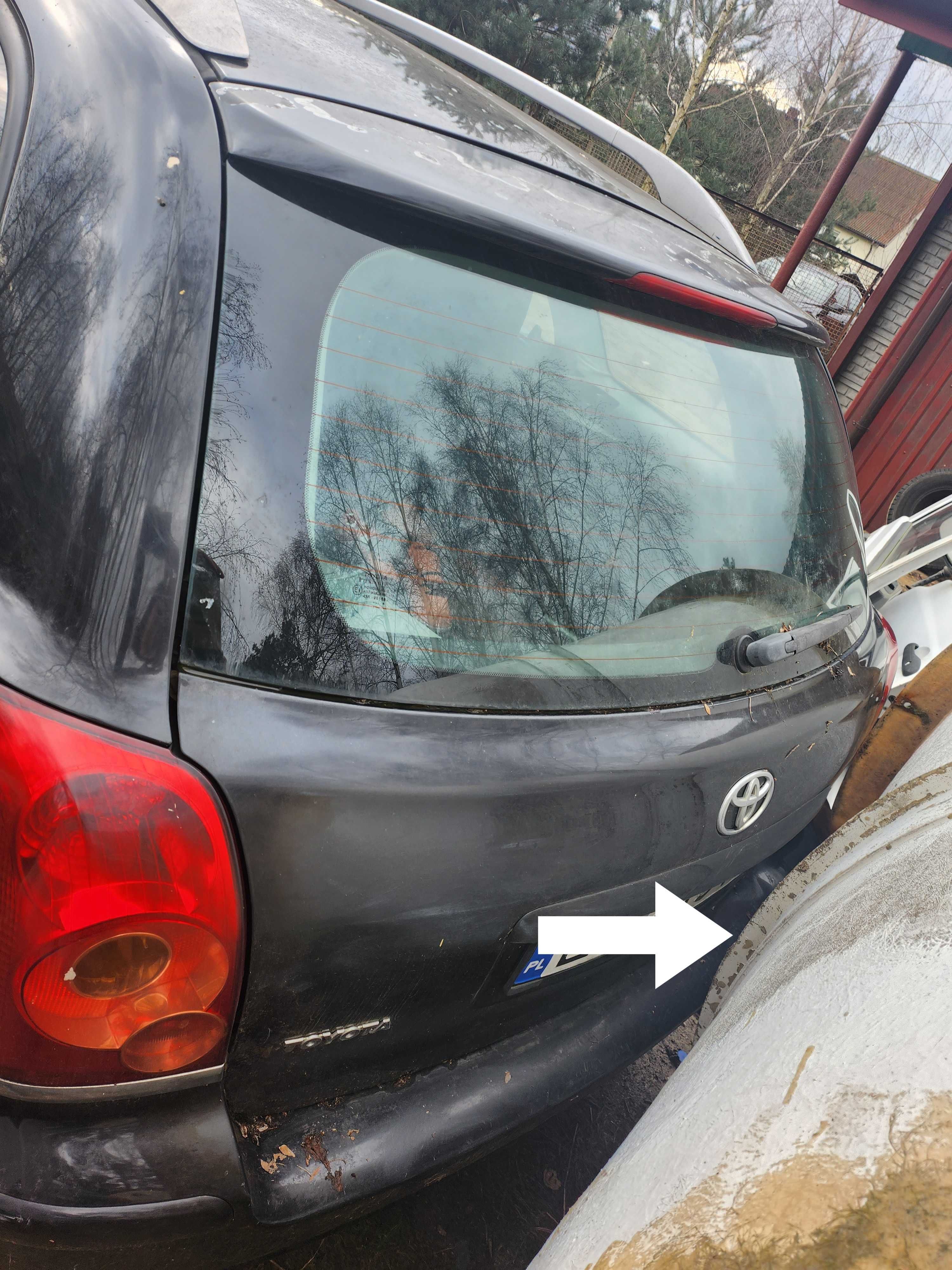 Klapa tylna tyl toyota  avensis t25 kombi 209