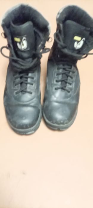 Берцы три пары..