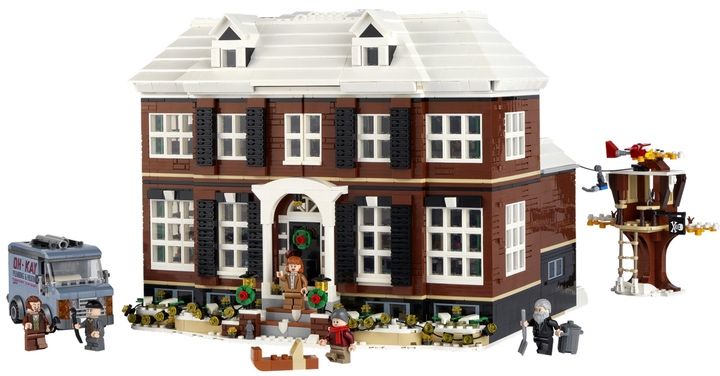 Lego 21330 Kevin sam w domu