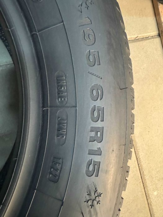 Opony zimowe 195/65/R15 Dunlop Winter Response 2 / 2022r - 2 sztuki