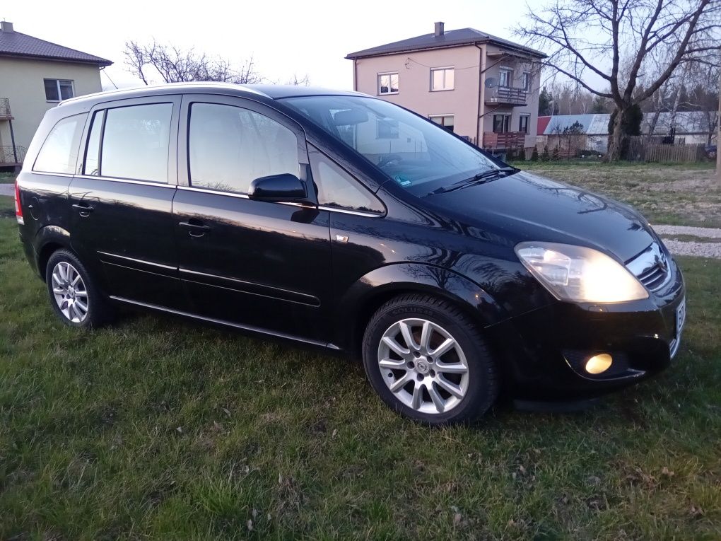 Opel Zafira 1.8 B 140KM Bogata wersja cosmo bezwypadkowa z Niemiec