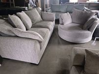 Sofa i fotel  bez funkcji spania.