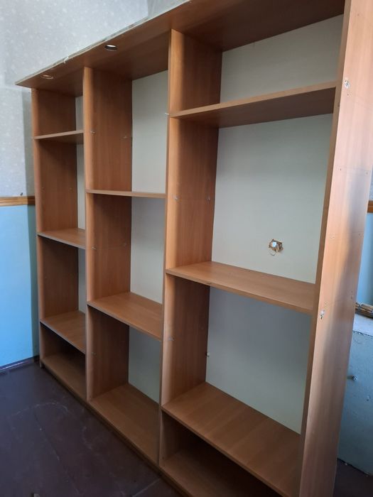 Продам полки в хорошем состоянии для магазина