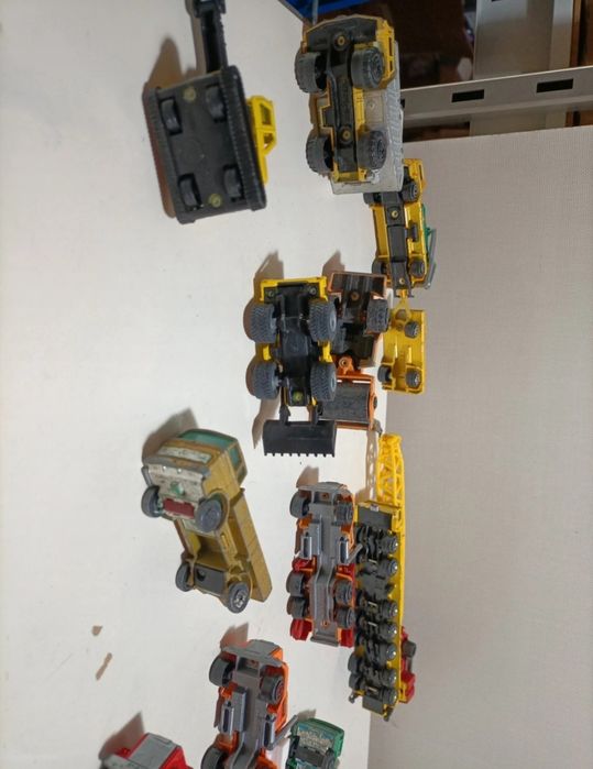 Lote de carros majorret entre outros