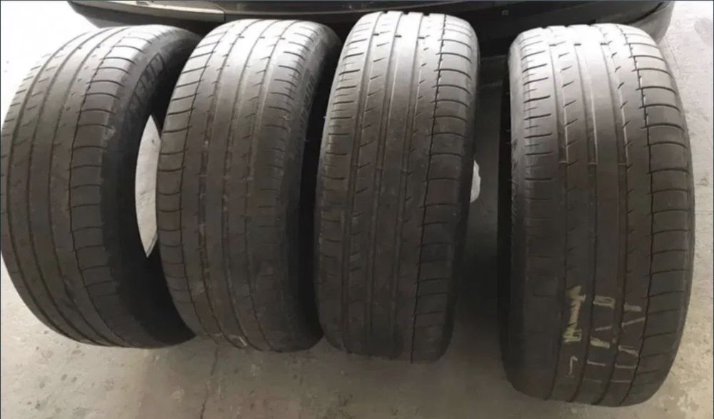 Комплект летних шин 235/55 R17 MICHELIN LATITUDE Sport/Без повреждений