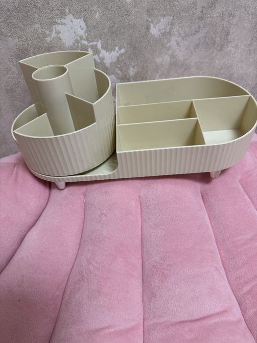 Органайзер на ніжках для косметики