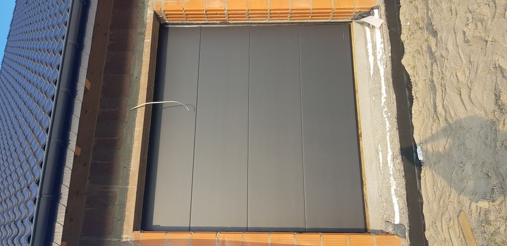 Brama garażowa segmentowa Bramy garazowe przemysłowe producent