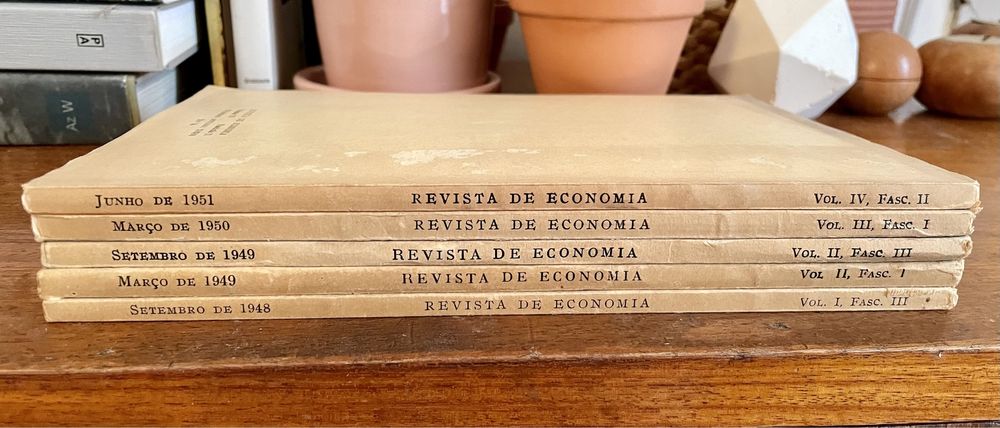 Cinco Revistas da Economia Anos 40 e 50 a 2€ cada