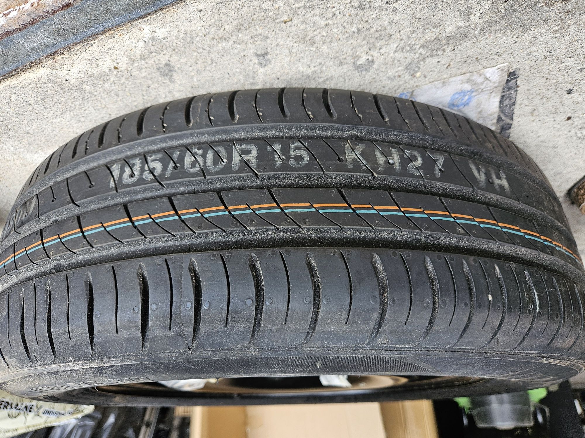 Opona + felga, Kumho 185/60 R15 84h nowa