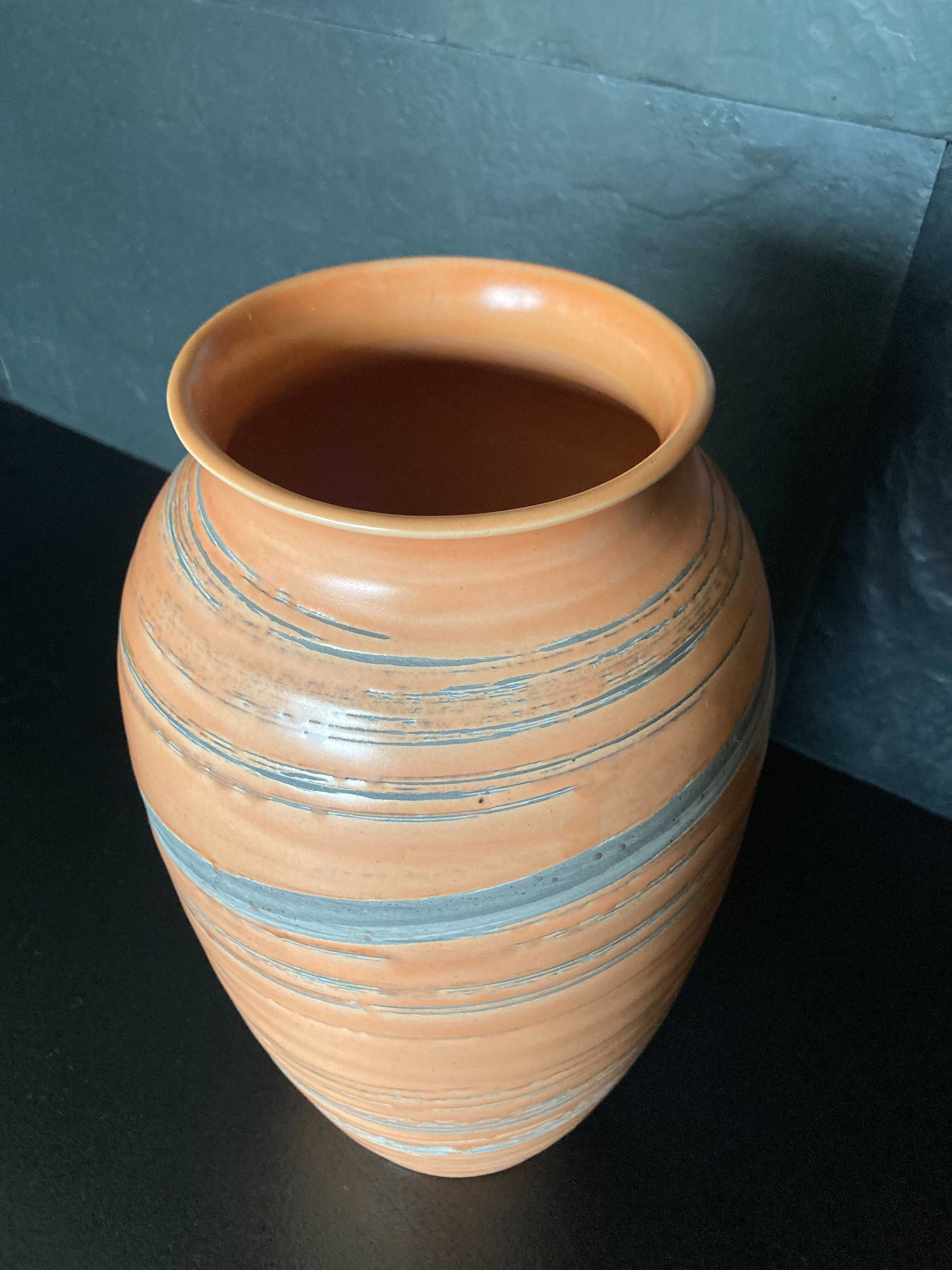 Ceramiczny duży wazon z ciekawym wzorem