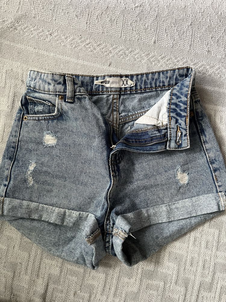 Шорти жіночі Zara розмір 32