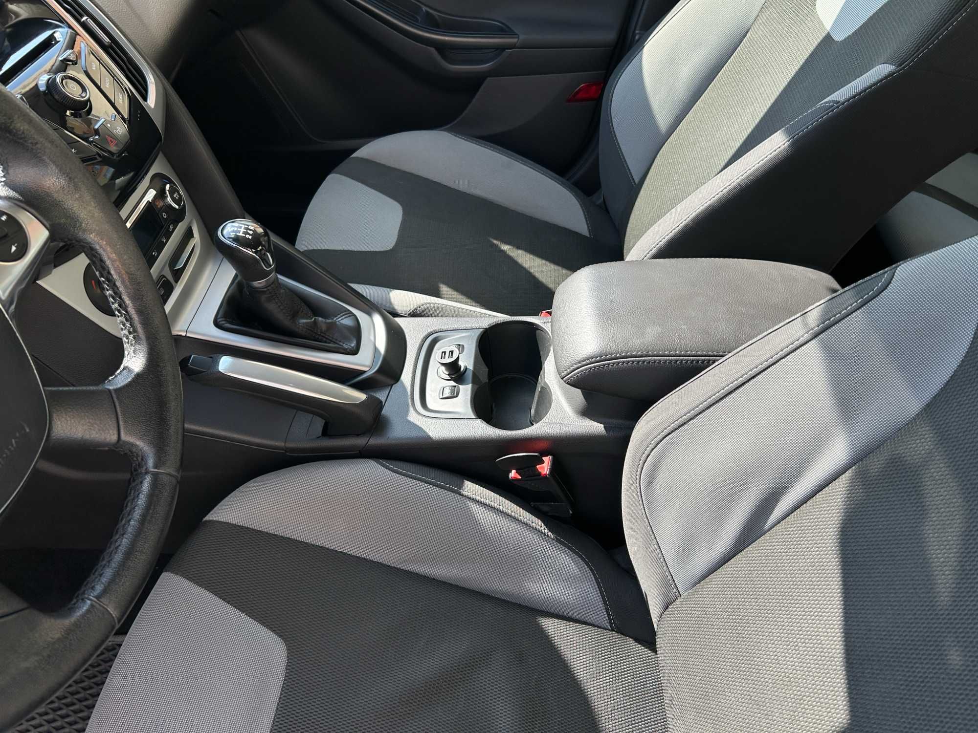 Офіційний Ford Focus 3 покоління 2011 рік 1.6 Ti-VCT MT (125 к.с.)
