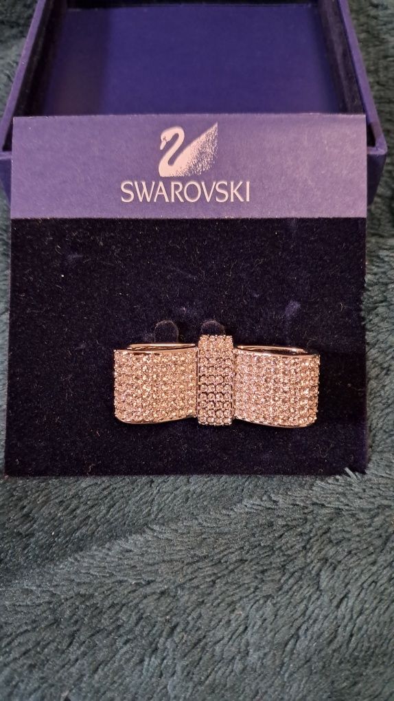 Брош swarovski...