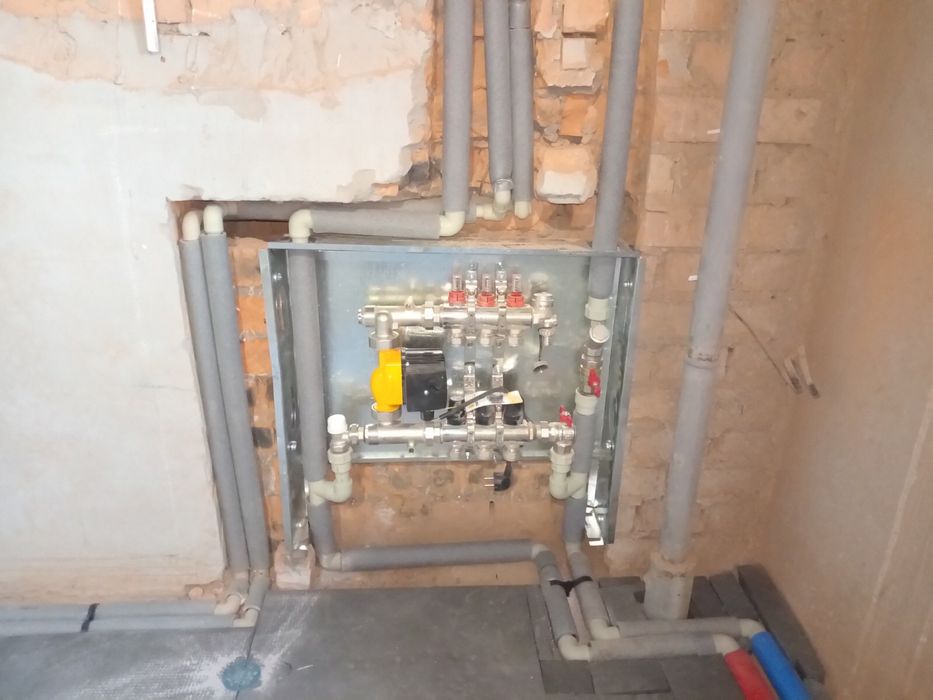 Сантехнічні роботи / Опалення /Монтаж батарей / Бойлерів / Котлів