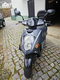 Scooter Daelim S1