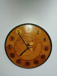 Stary zegar  nakręcany