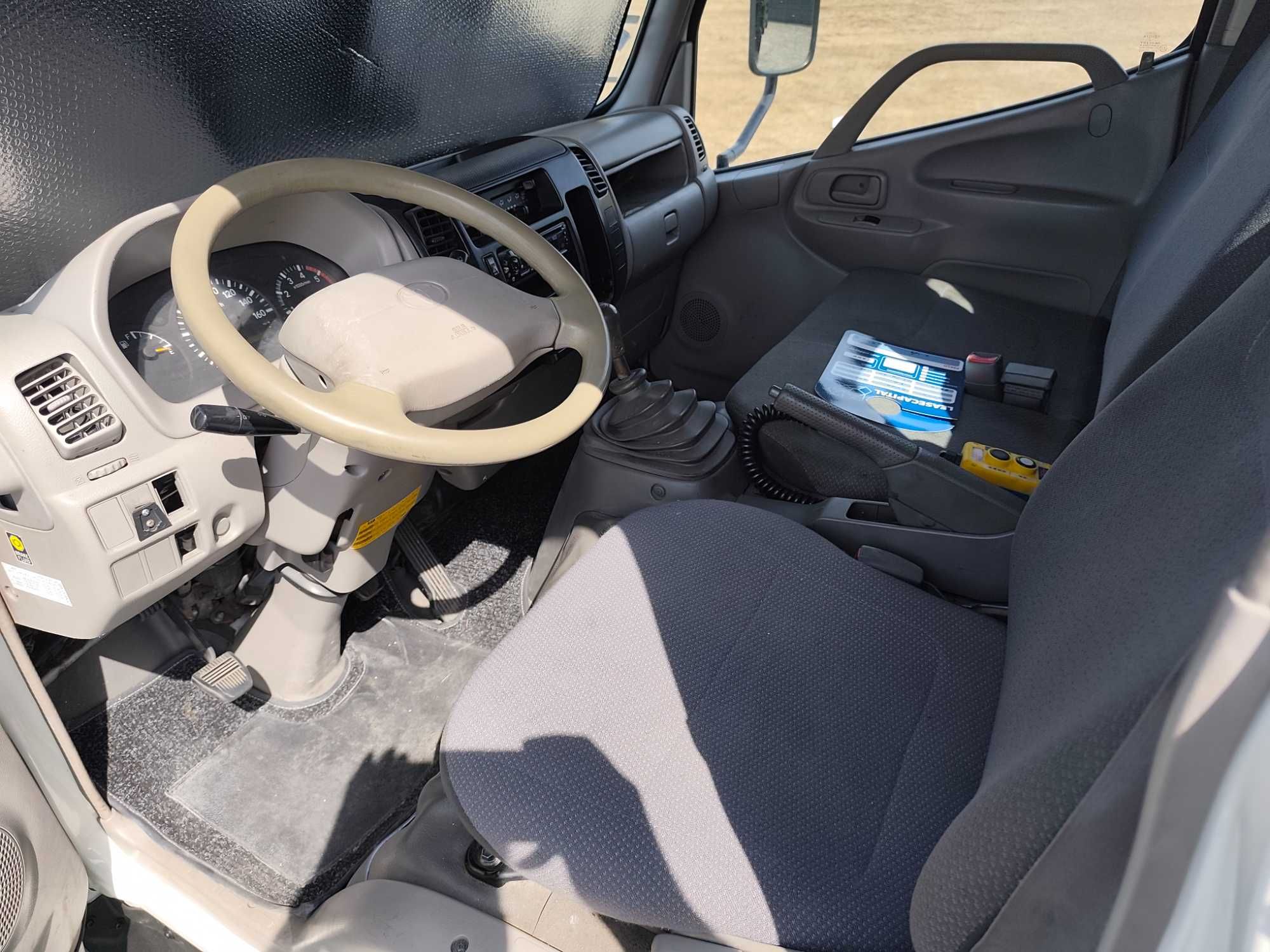 Toyota Dyna 3.0 d4d com bascula nova