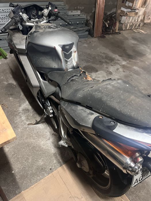 Honda VFR 800 acidentada