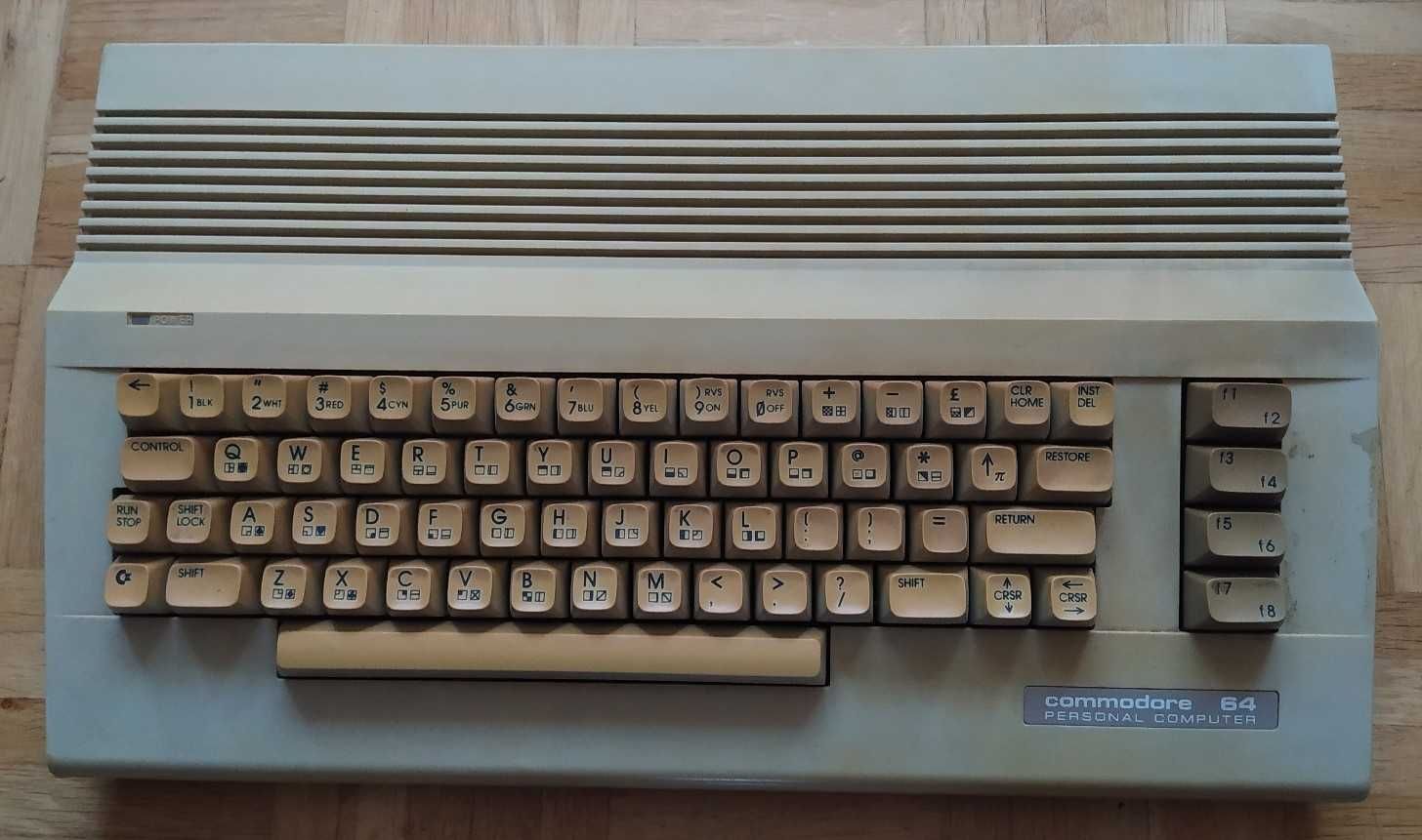 C64 C commodore 100% ok kolekcja retro 8bit HONG KONG mikrokomputer