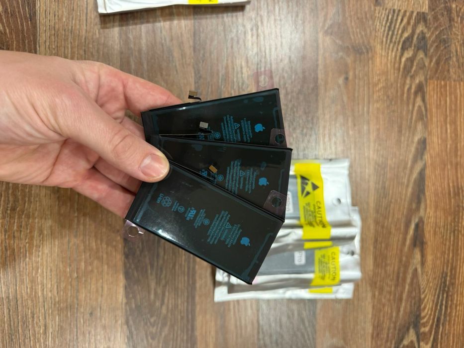 Аккумулятор iPhone 12 pro 100% ориг, в плёнках