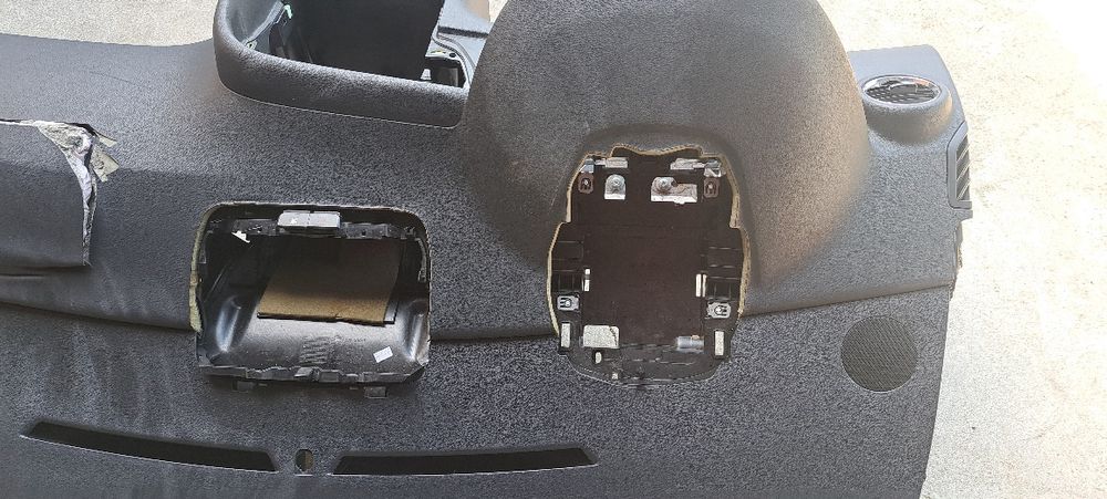 Deska kolpit peugeot 3008