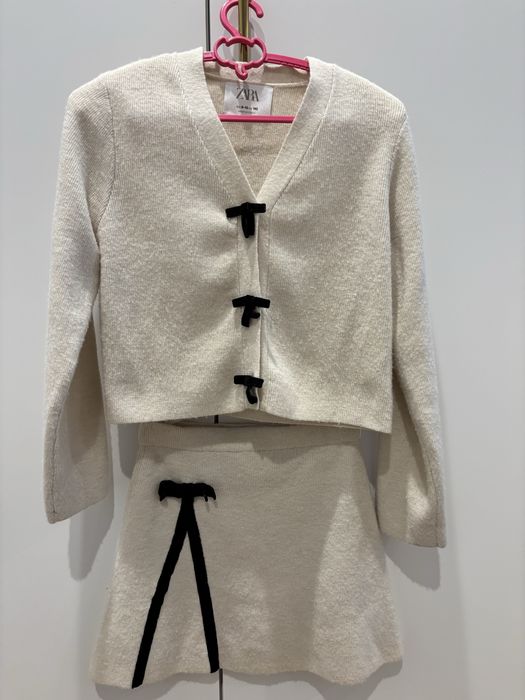 Śliczny komplet sweterek i spodniczka Zara rozm 140