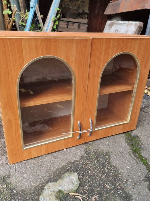 Продам тумбочку.