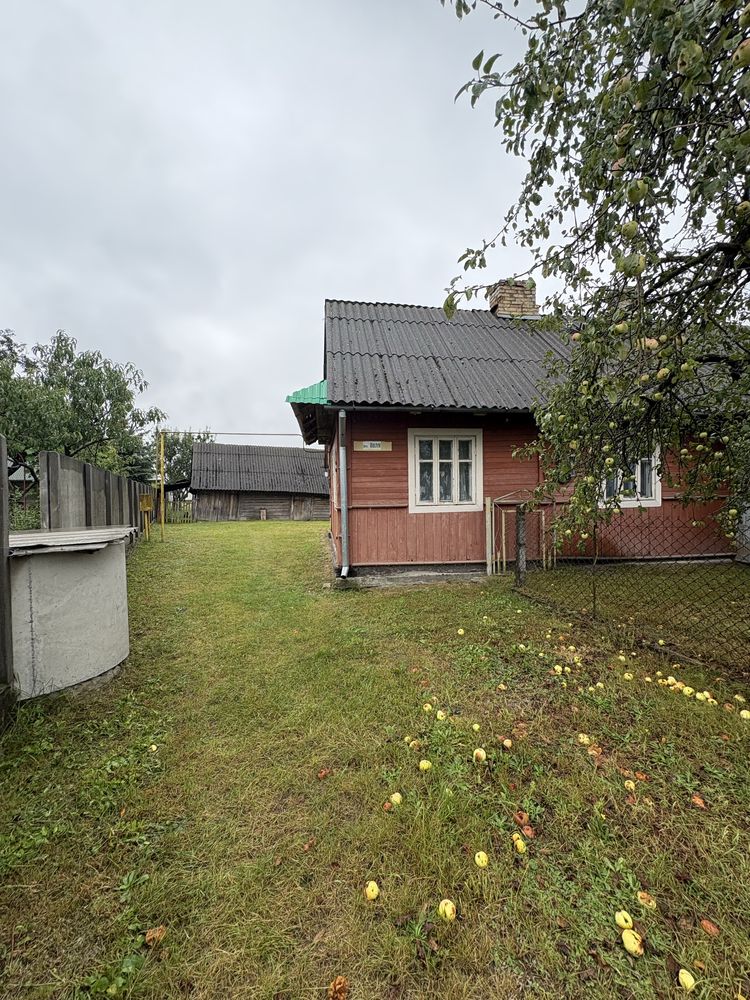 Продам земельну ділянку з будинком вул.Воля 130
