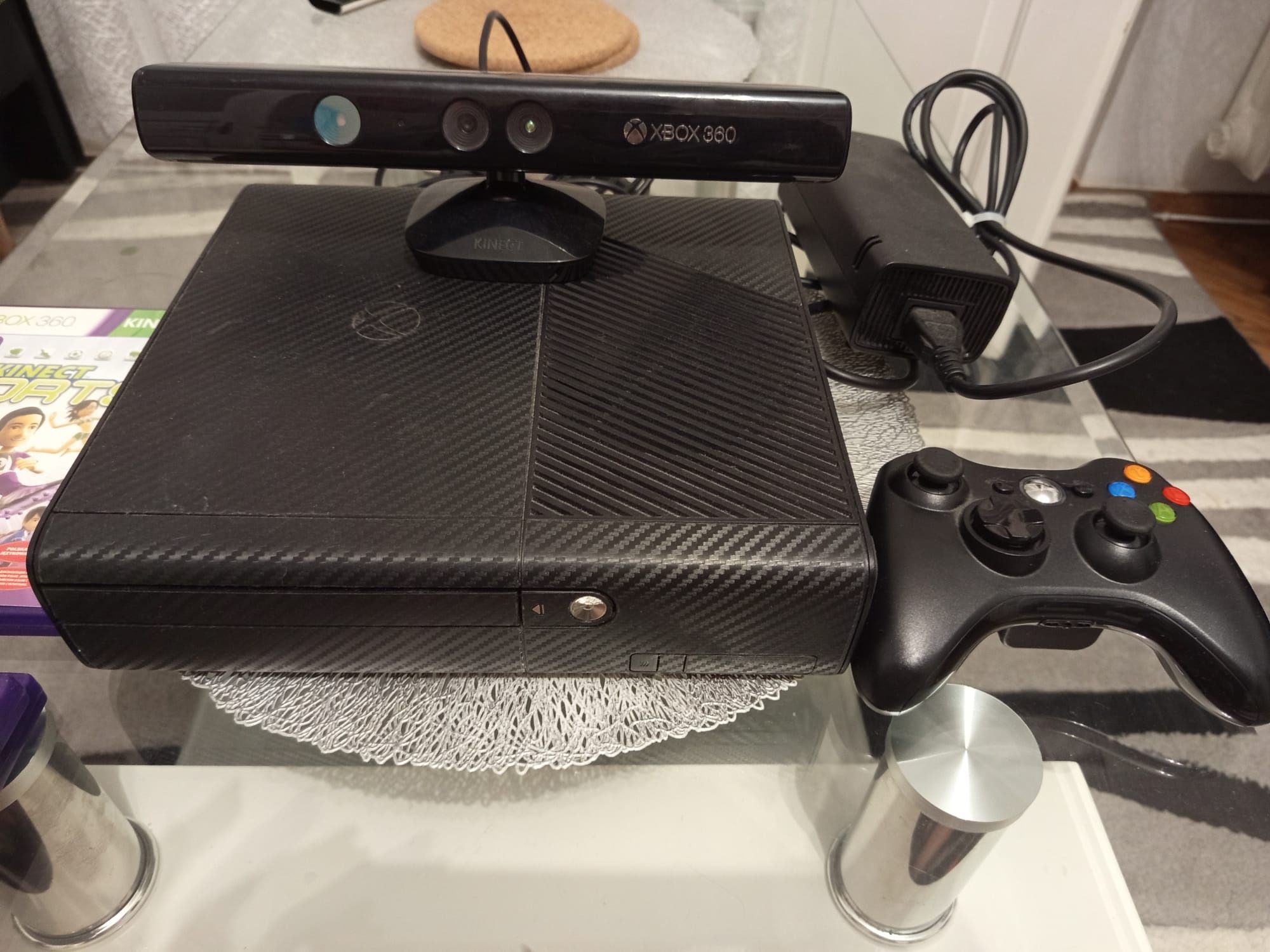 Xbox 360 One Kinect plus 4 Gry