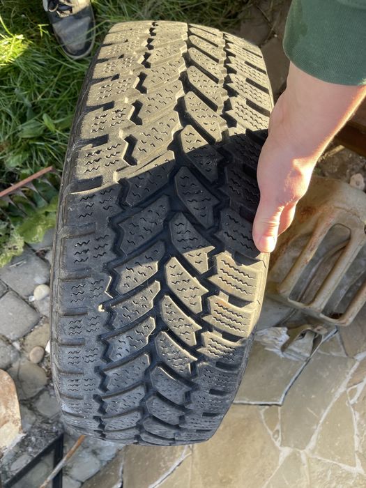 Шини 235/65/16с