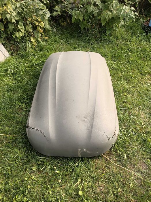 Автомобільний багажник.