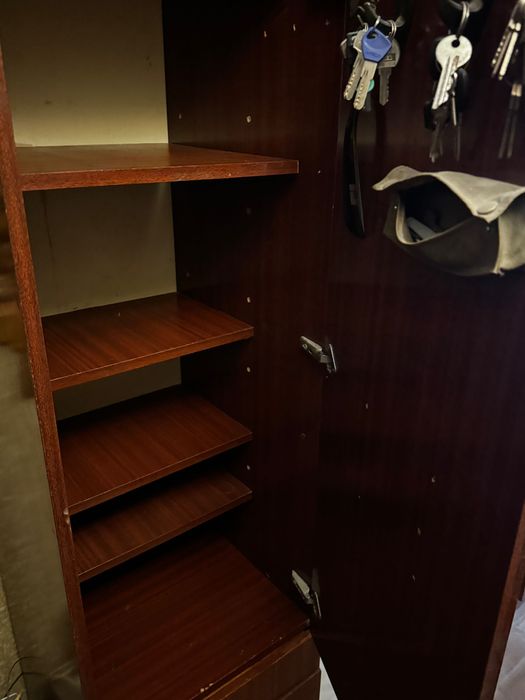 Віддам меблі в коридор (меблева стінка)