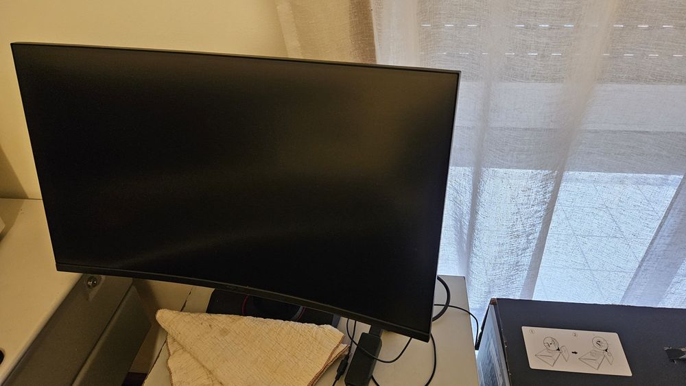 Monitor gaming Asus tuff vg27v VA 27 165hz 1080p curvo