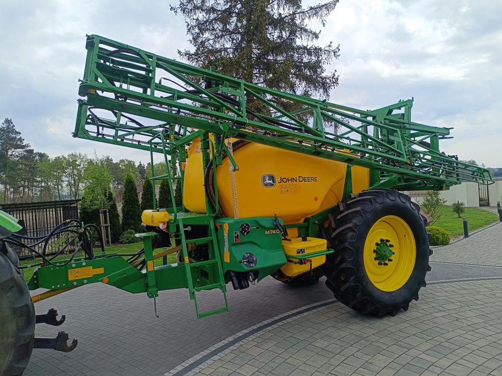 Opryskiwacz John Deere M 740,jak nowy