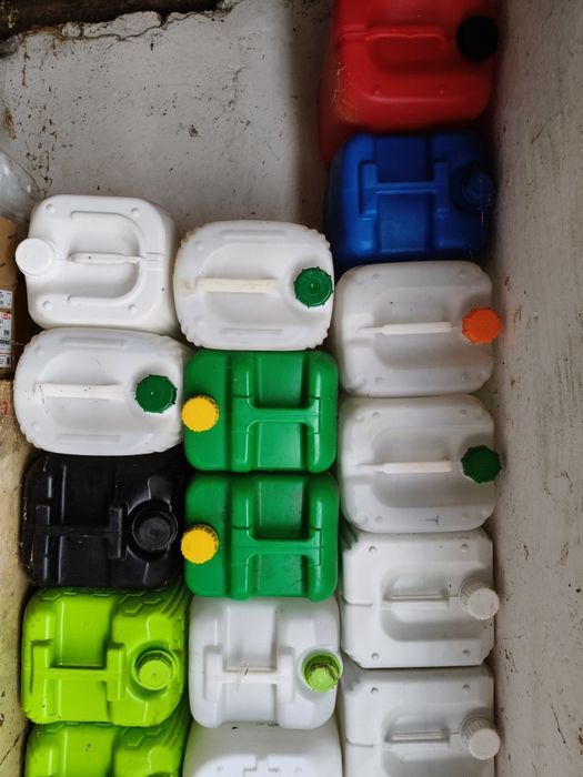 Kanister kanistry 20 Litrów bańki pojemniki