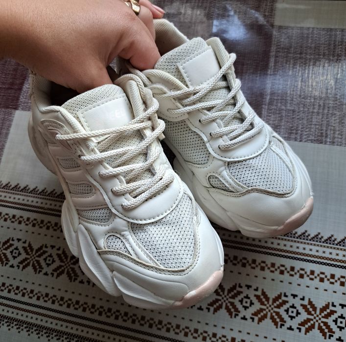 Кросівки для дівчинки 33р