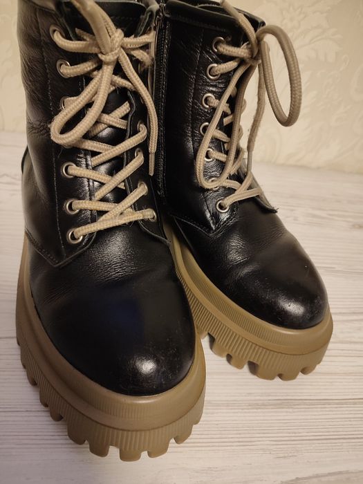 Продам зимові черевики .